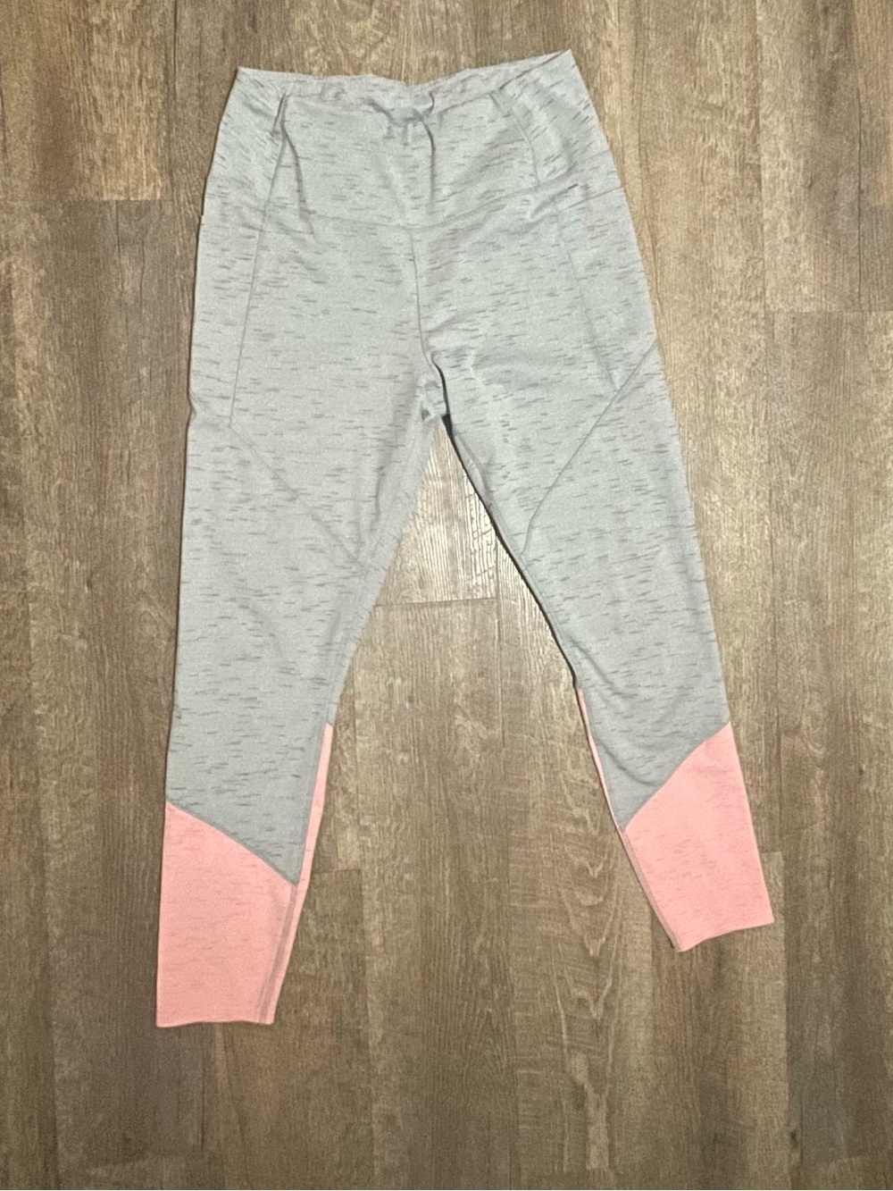 Sketchers Gray and Pink Active Leggings with side pockets
